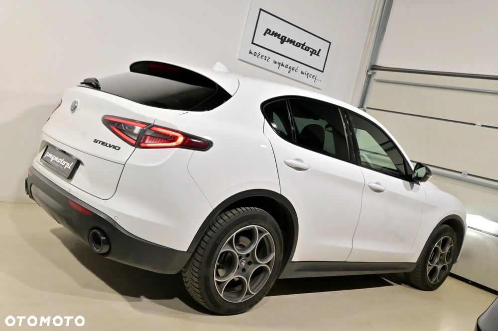 Alfa Romeo Stelvio 2.0 Turbo TI Q4 - 28