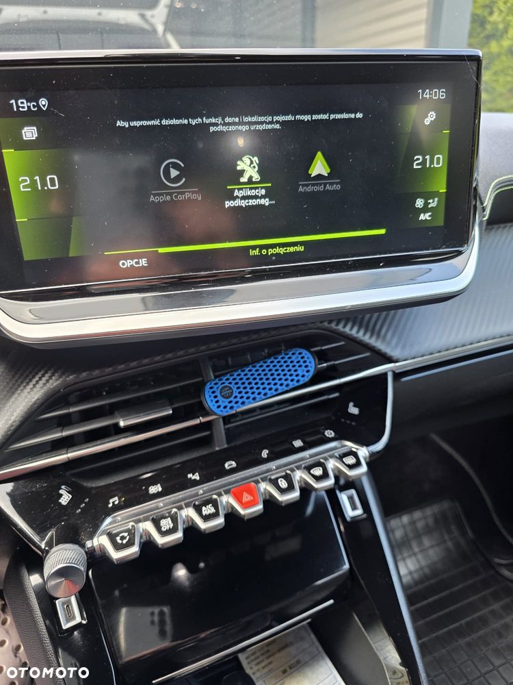 Peugeot 208 1.2 PureTech GT S&S - 12