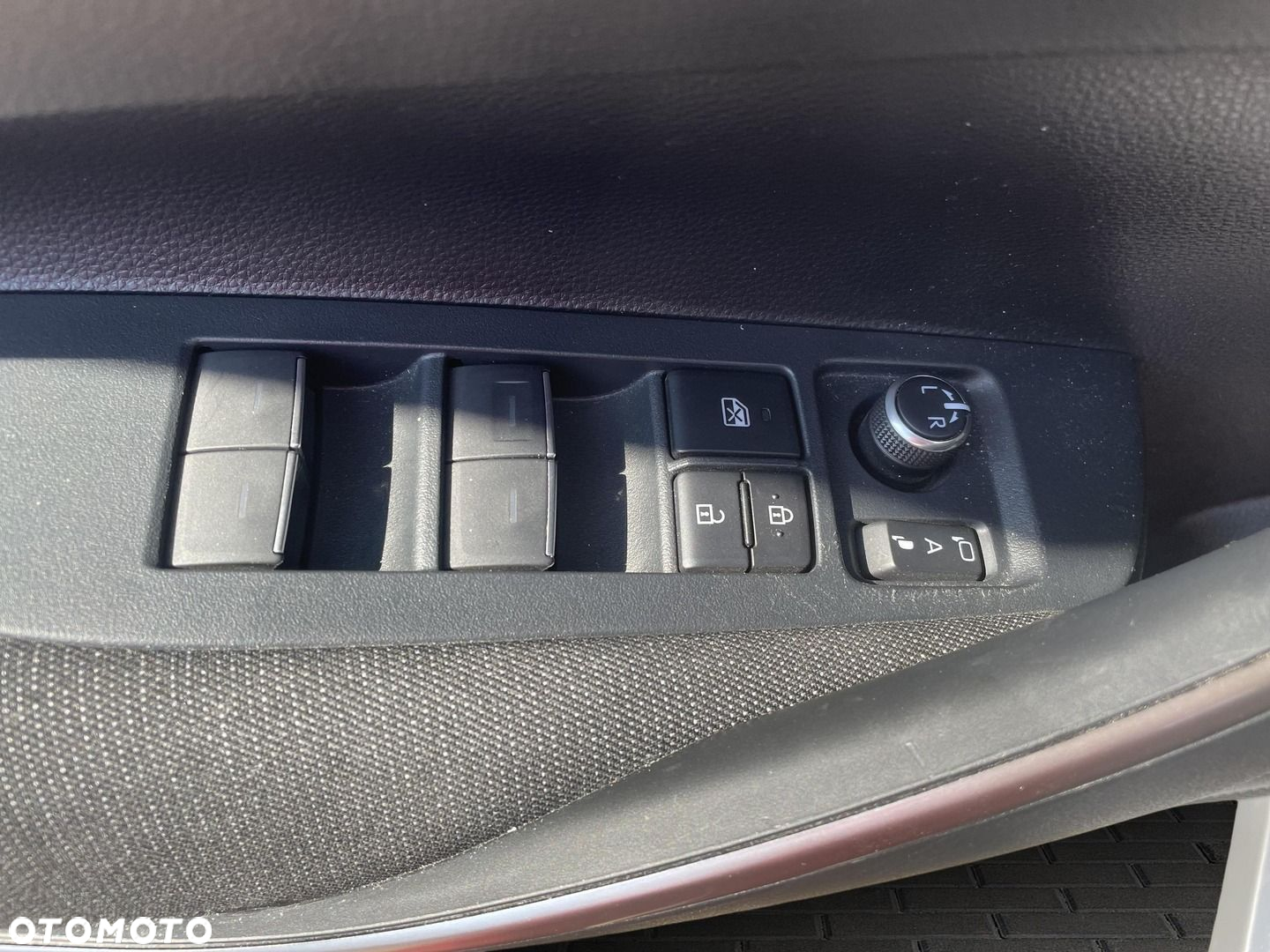 Toyota Corolla - 18