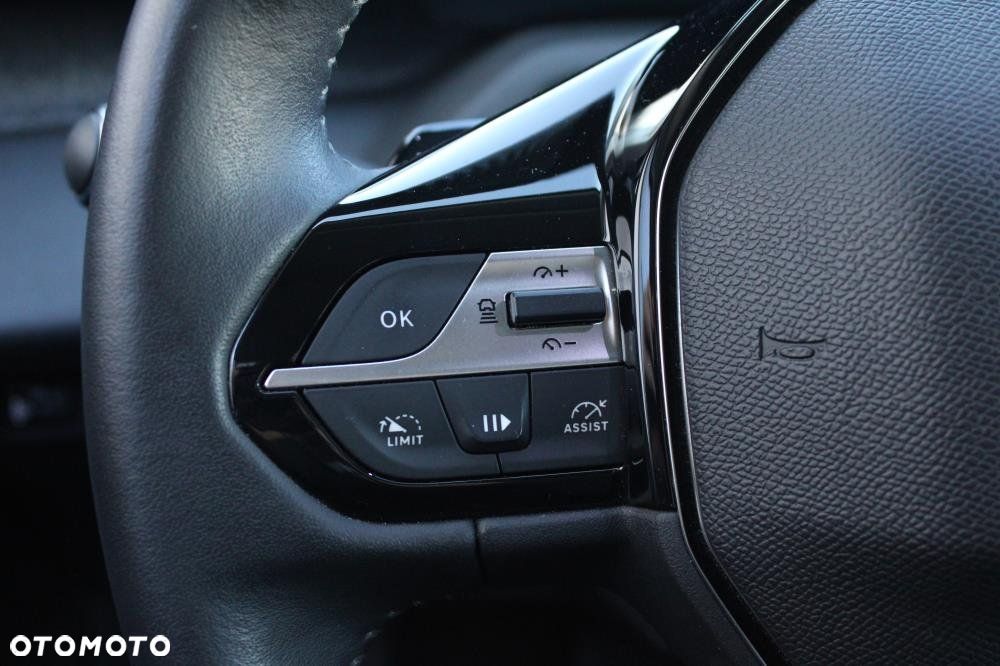 Peugeot 408 - 13