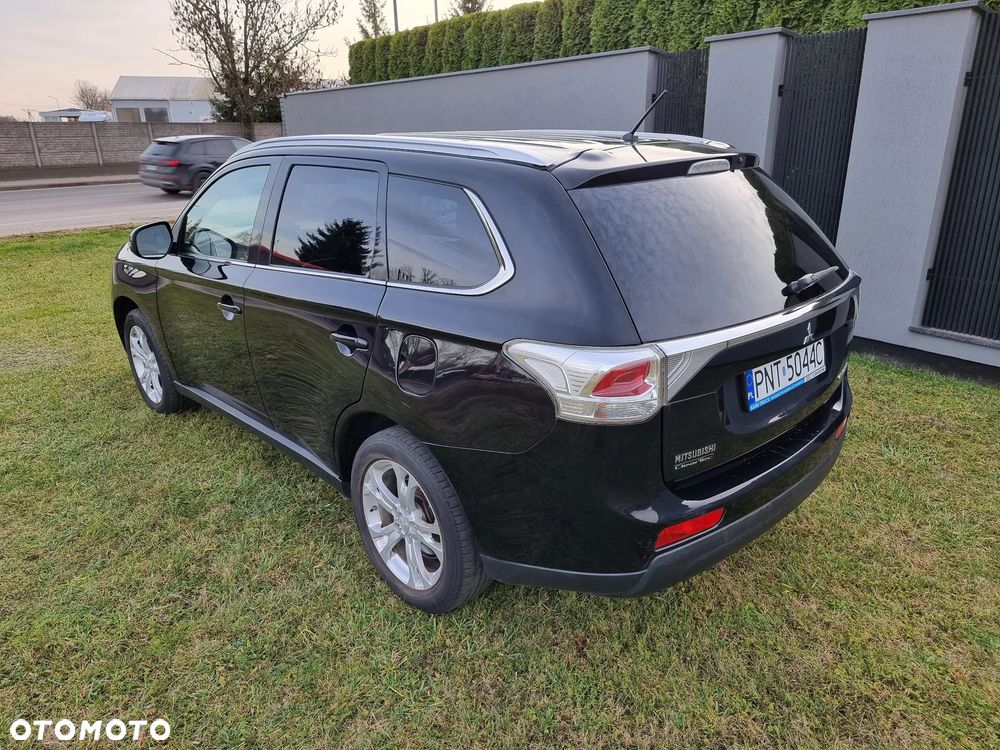 Mitsubishi Outlander 2.2 DI-D 2WD Invite - 4