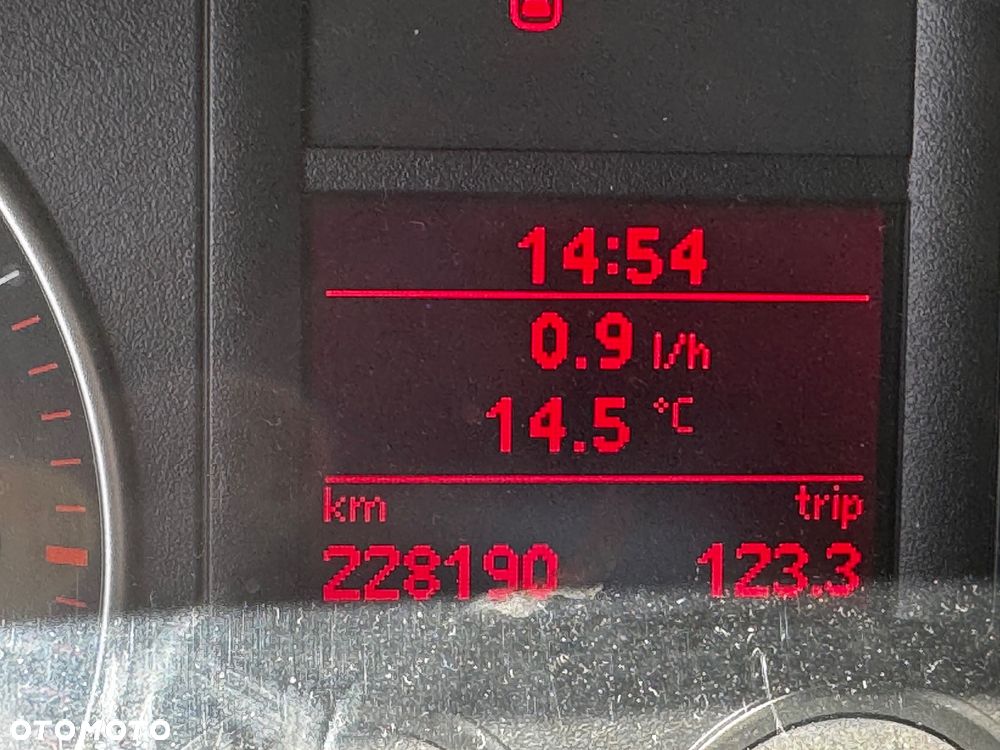 Volkswagen Golf 1.9 TDI Individual - 11