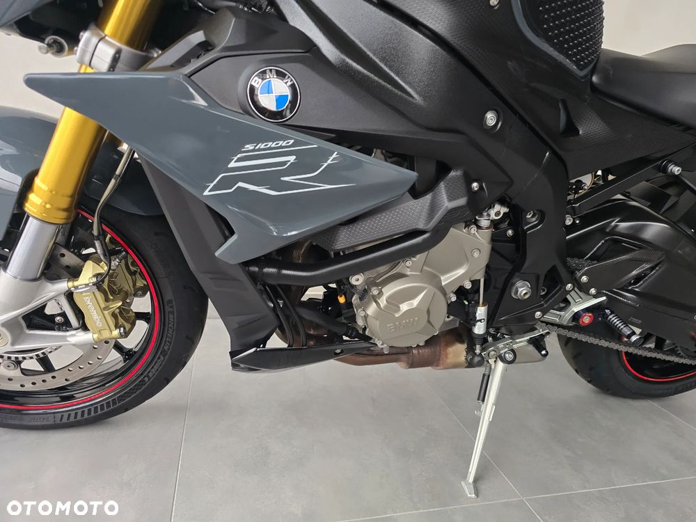BMW S - 19