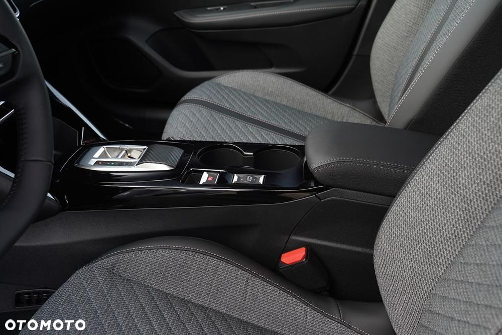 Peugeot 208 1.2 mHEV Allure e-DCS6 - 25