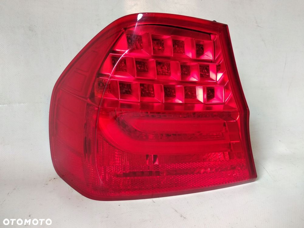 LAMPA LEWY LEWA TYŁ TYLNA W BŁOTNIK BMW E90 LIFT LCI 7289425 LED LCI - 6