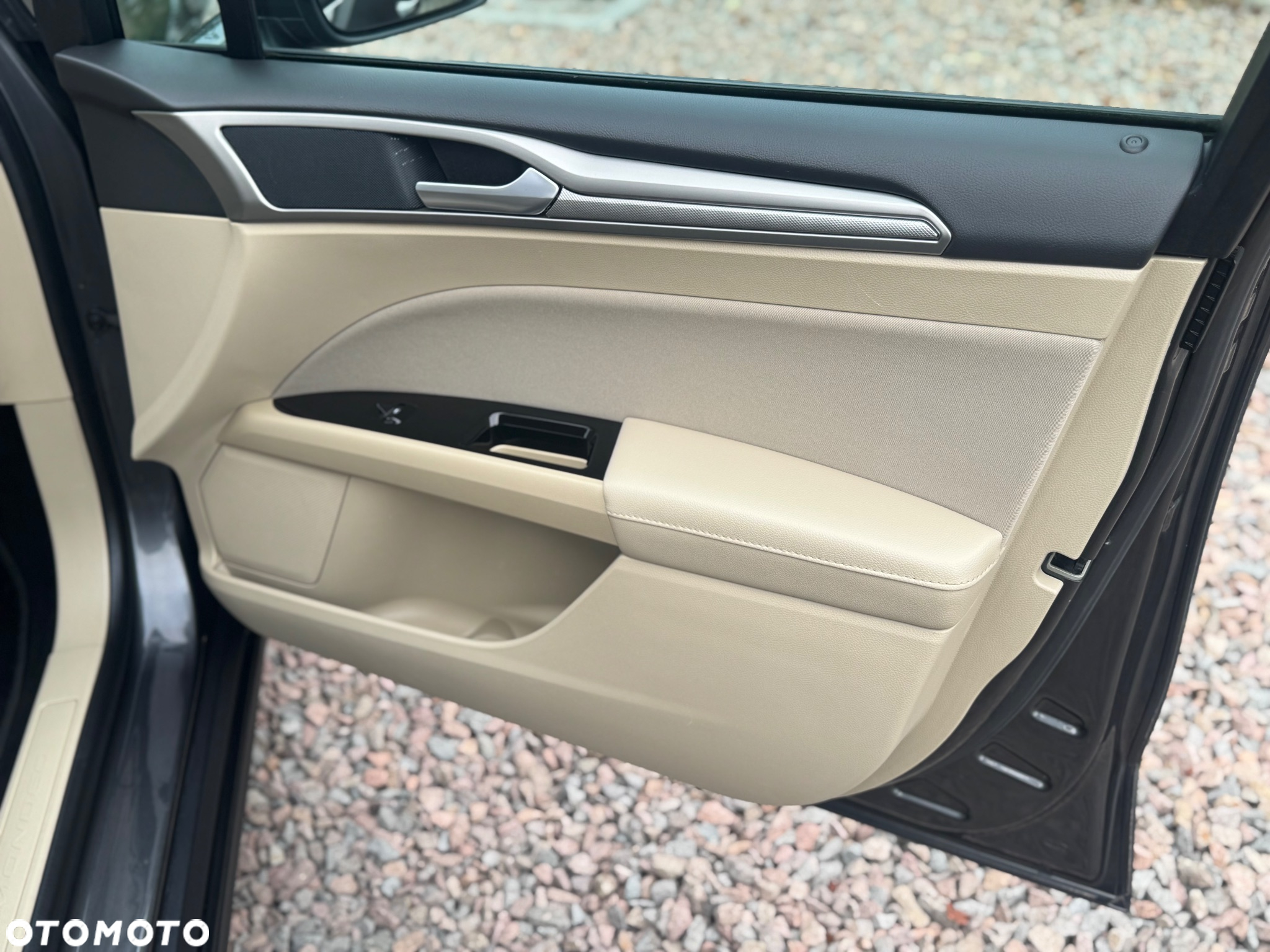 Ford Mondeo 1.5 EcoBoost Titanium - 25