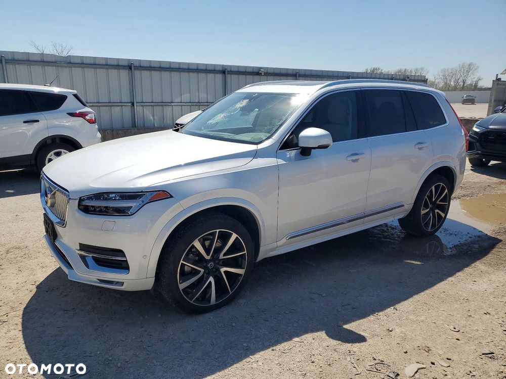 Volvo XC 90 - 1