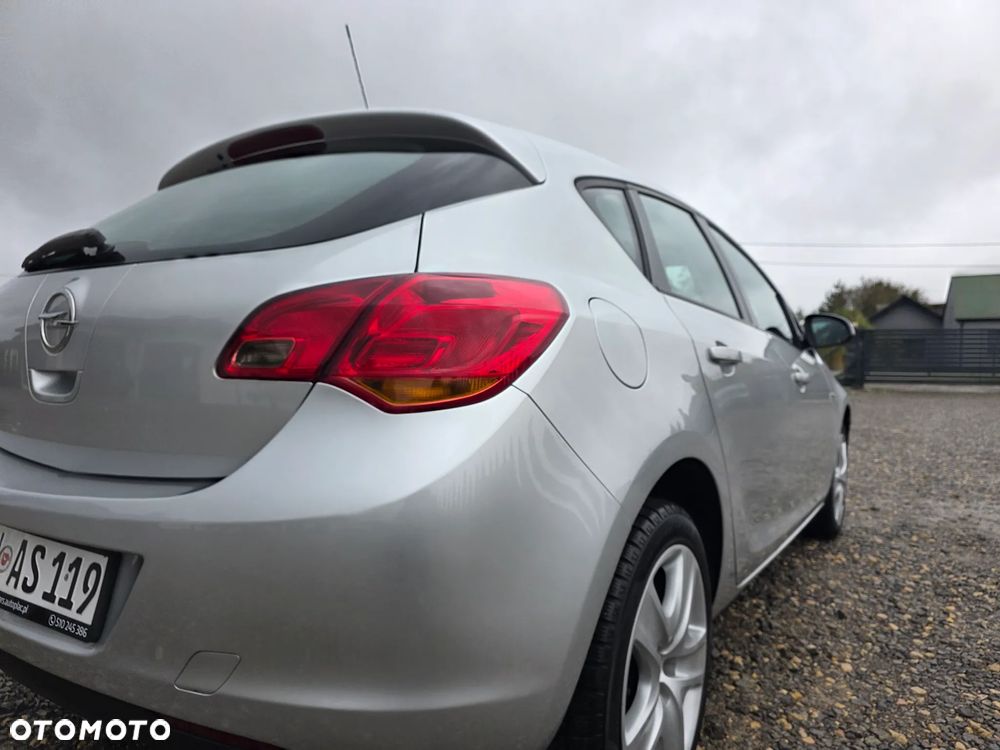 Opel Astra 1.6 Active - 26