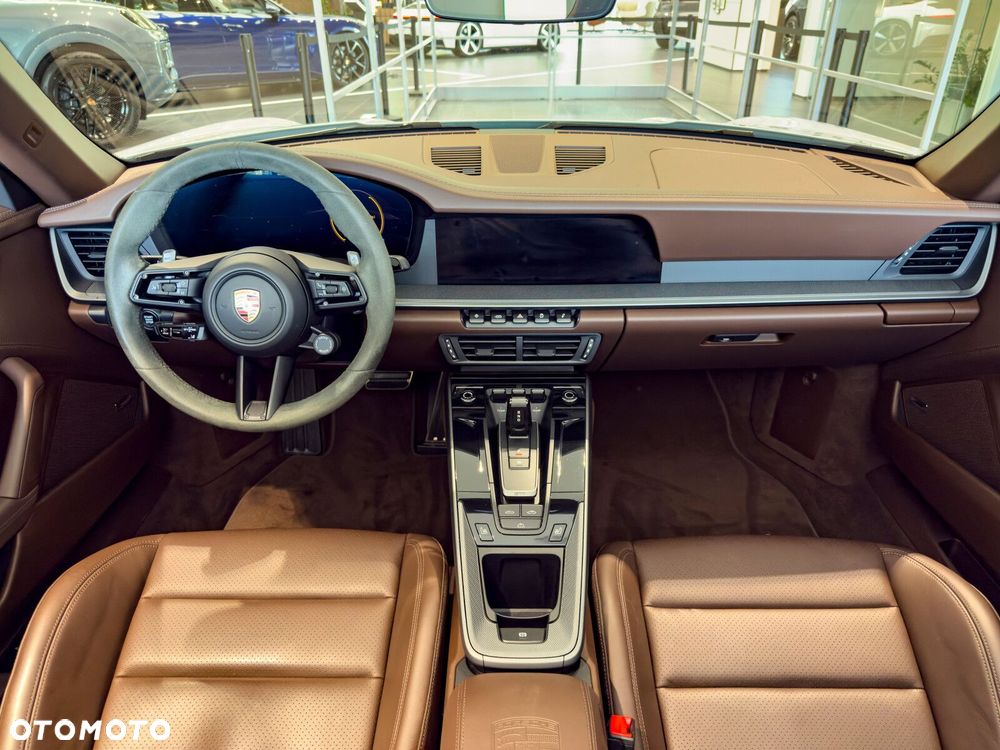 Porsche 911 Carrera - 12