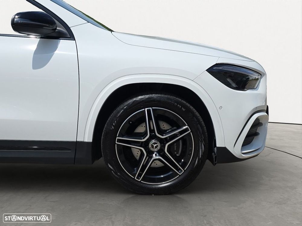 Mercedes-Benz GLA 180 — fotografia 5