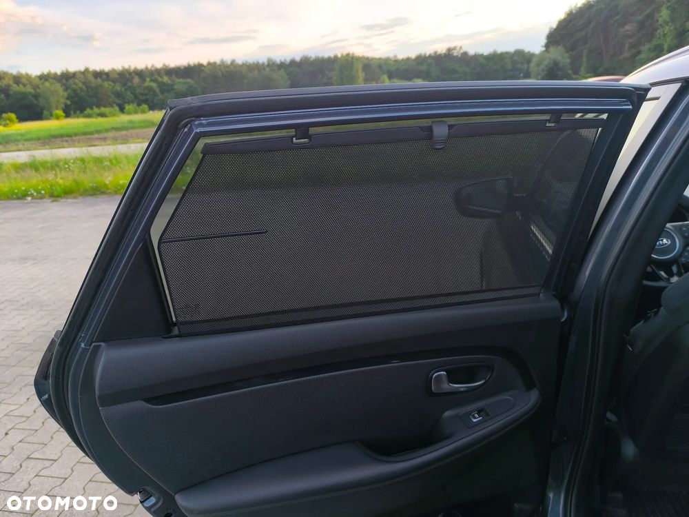Kia Carens 1.7 CRDi L 7os - 8