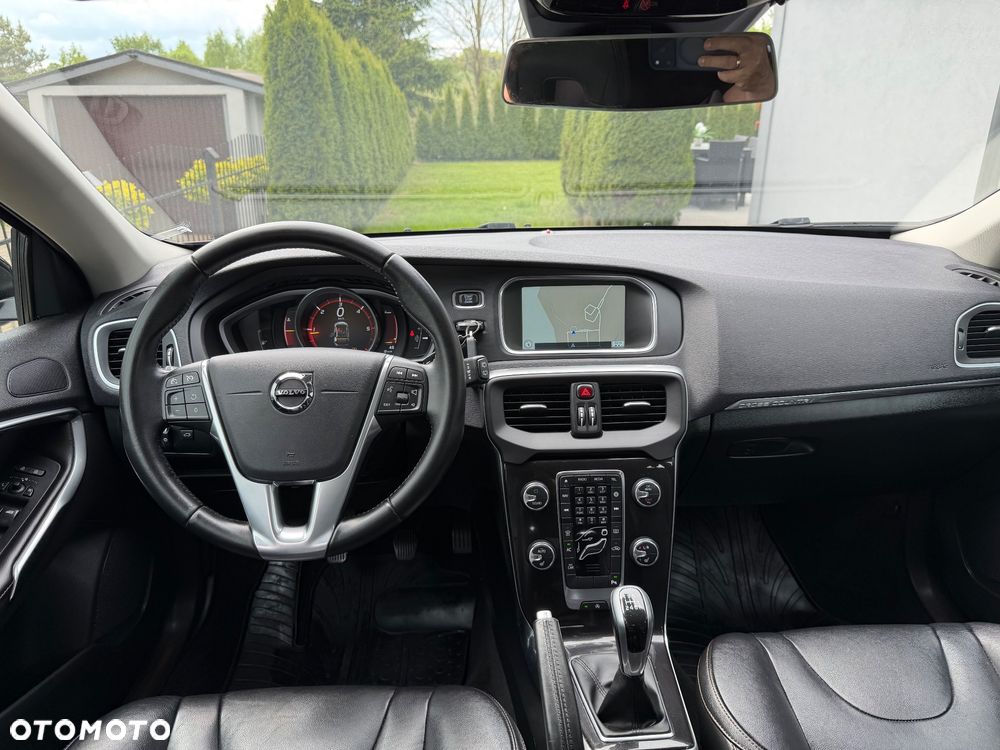 Volvo V40 Cross Country D2 Momentum - 8