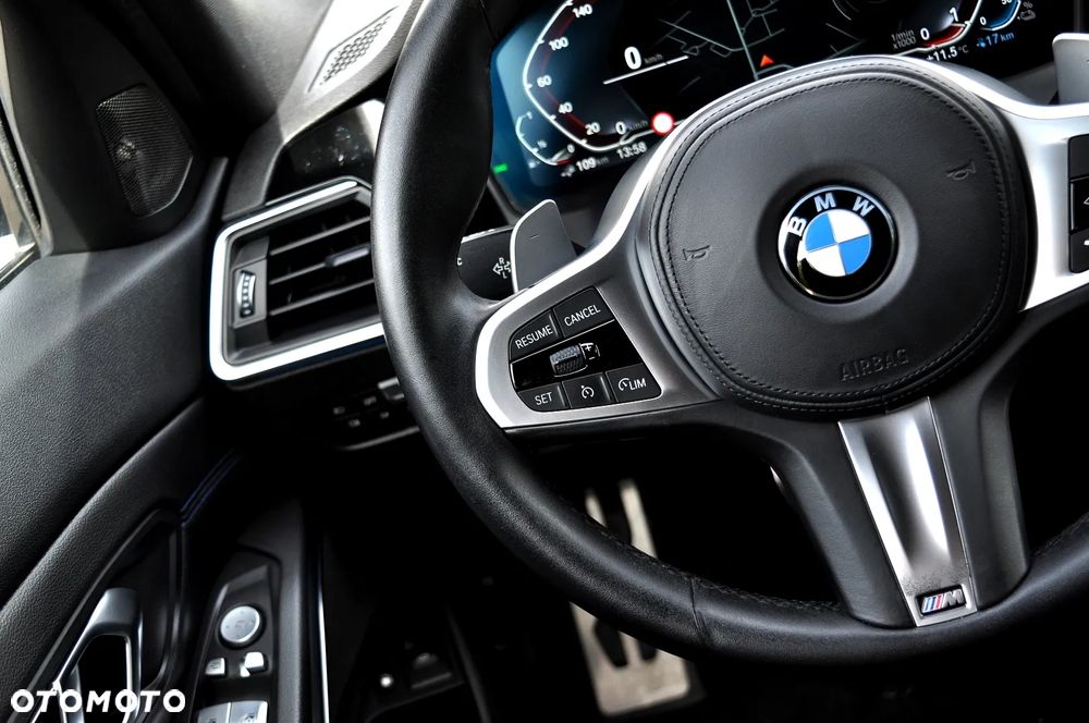BMW Seria 3 330e M Sport sport - 35