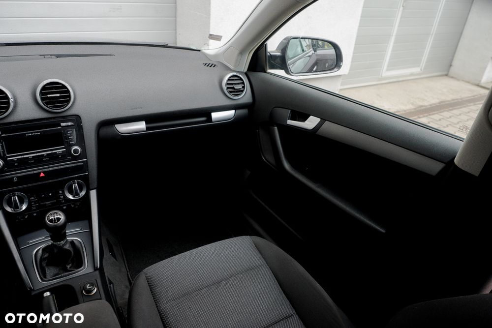 Audi A3 Sportback 1.6 Attraction - 32