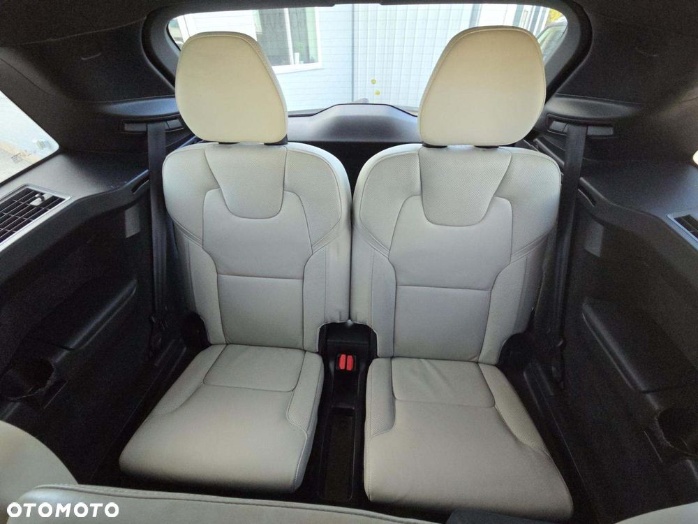 Volvo XC 90 T6 AWD R-Design 7os - 12
