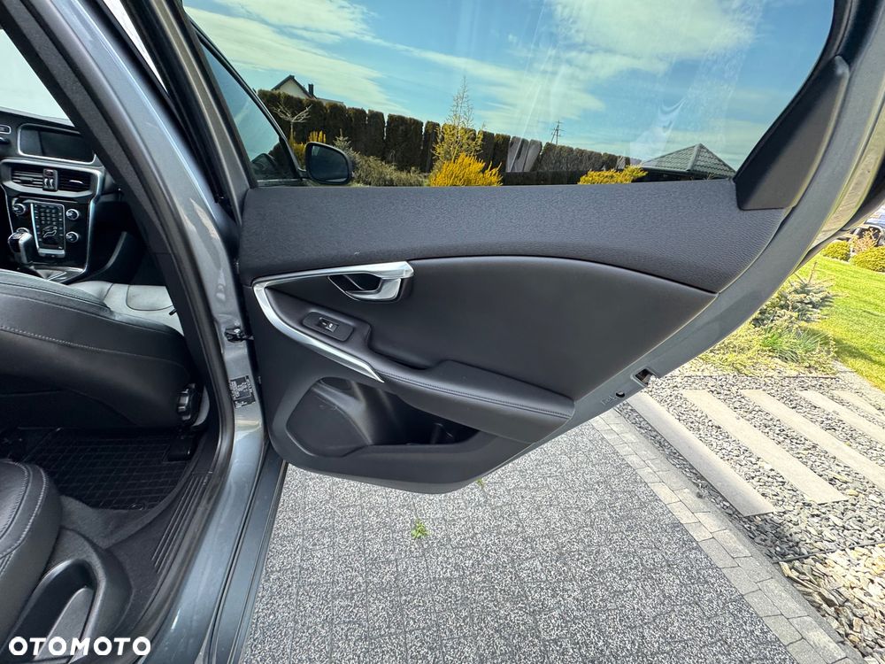 Volvo V40 D2 Summum - 21