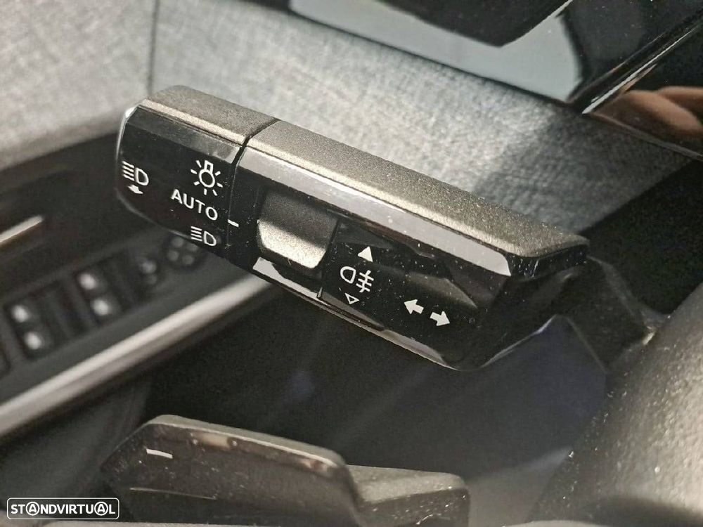 Peugeot 3008 1.2 Hybrid Allure e-DCS6 - 13