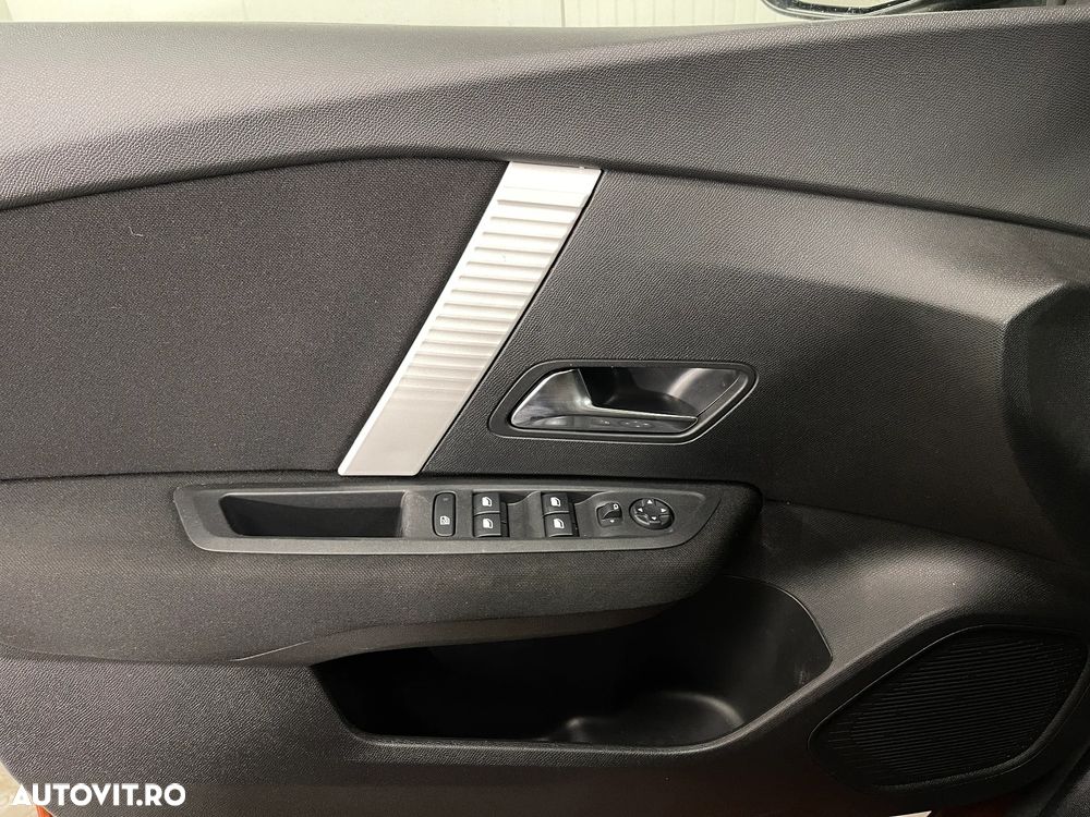 Citroën C4 1.5 BlueHDi S&S EAT8 Feel Pack - 26