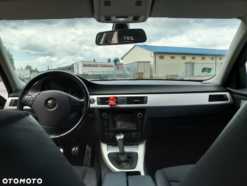 BMW Seria 3 325i - 8