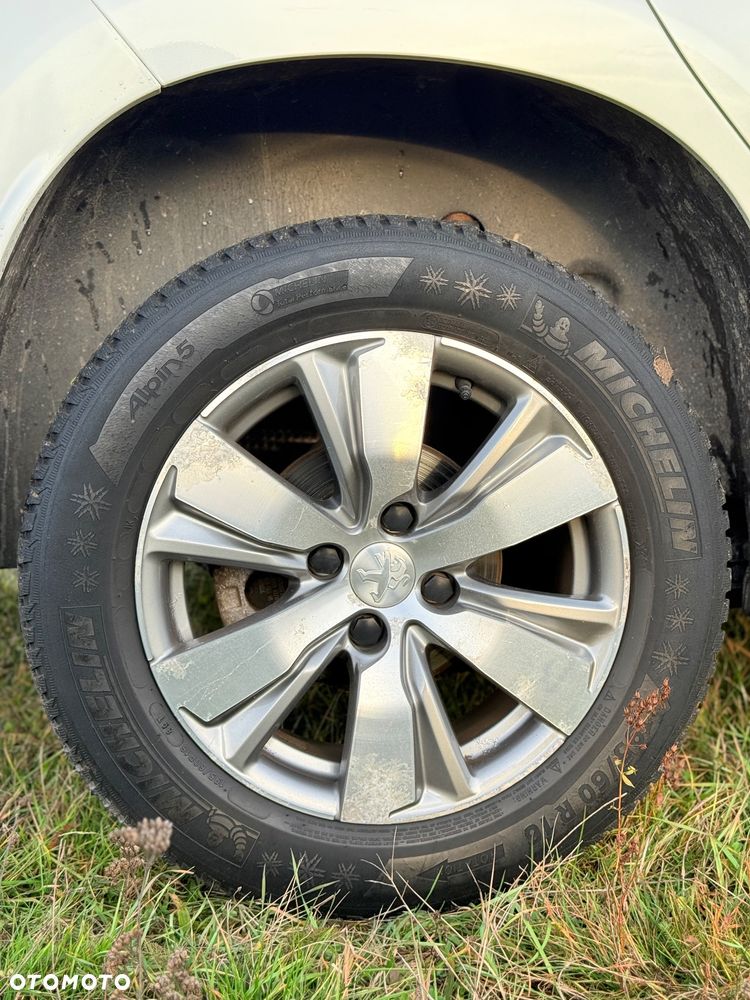 Peugeot 2008 1.2 Pure Tech Allure S&S - 7