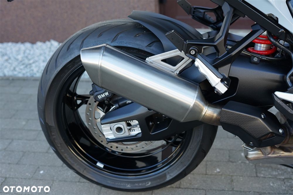 BMW S - 9
