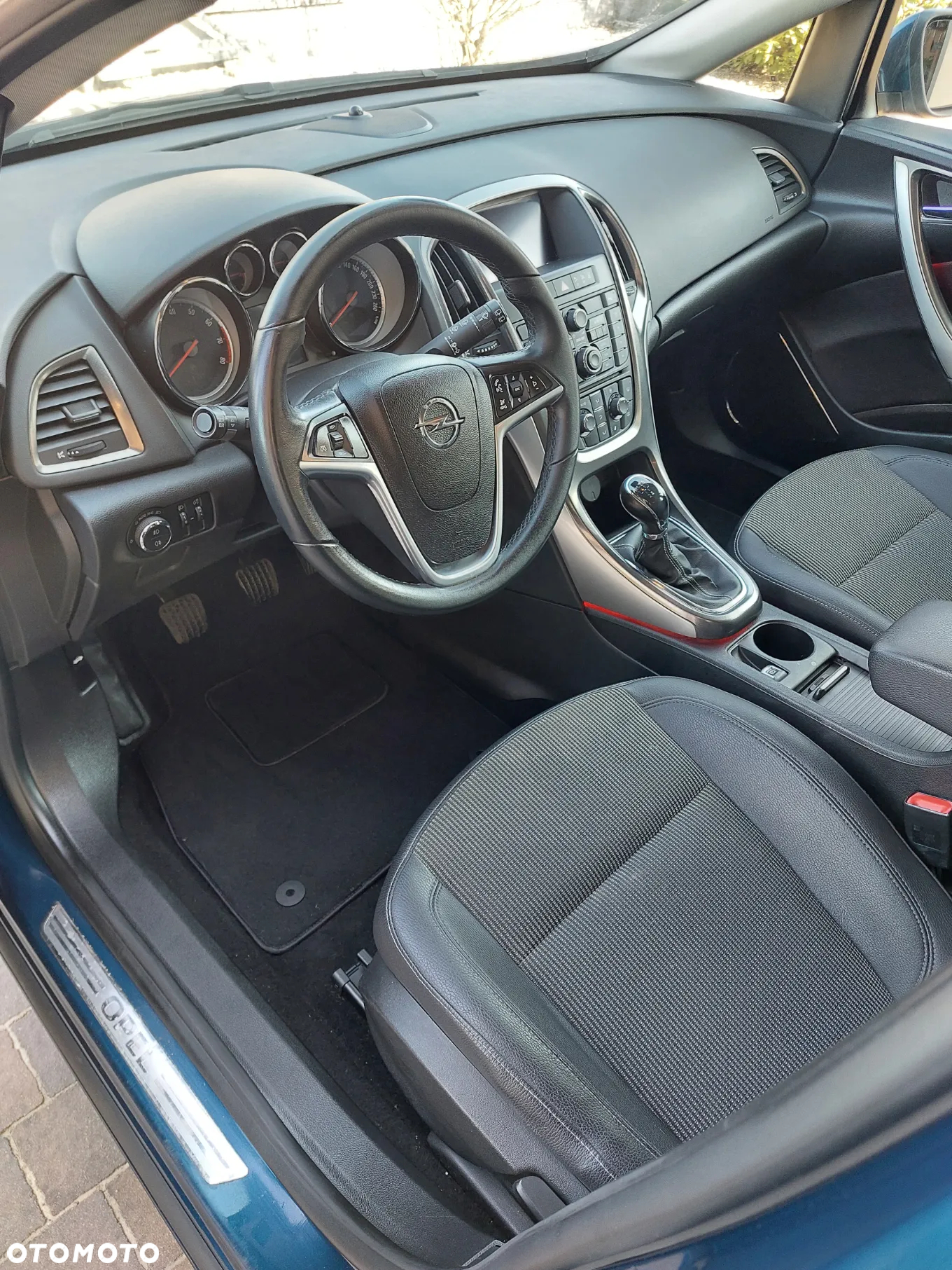 Opel Astra 1.4 Sports Tourer 150 Jahre - 24