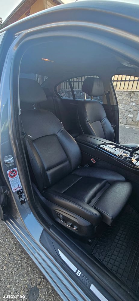 BMW Seria 5 525d xDrive AT - 20