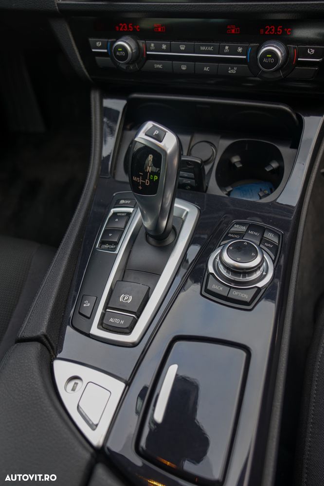 BMW Seria 5 520d xDrive Aut. Luxury Line - 7