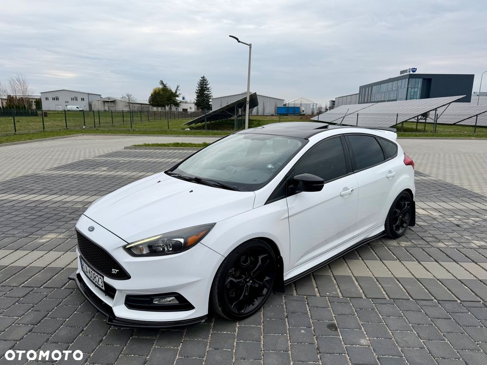 Ford Focus 2.0 EcoBoost ST mit Leder-Sport-Paket - 6
