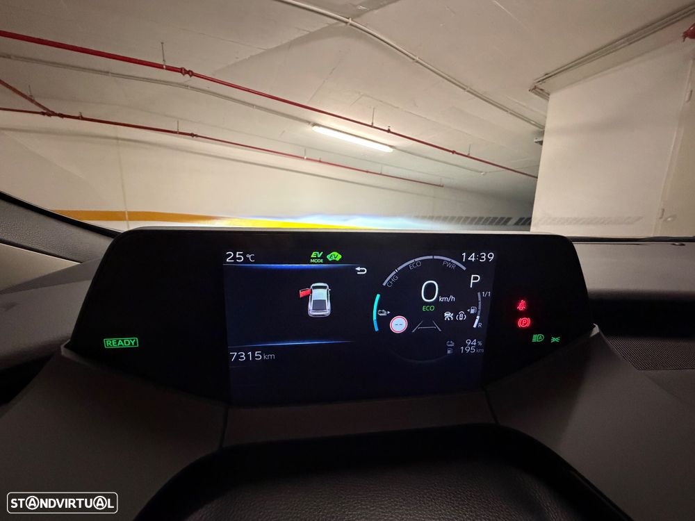 Toyota Prius 2.0 Plug-in Luxury - 7