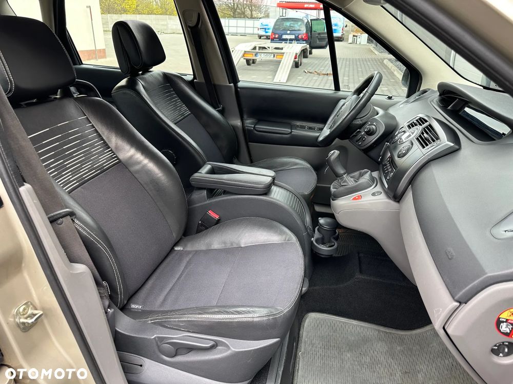 Renault Scenic - 21