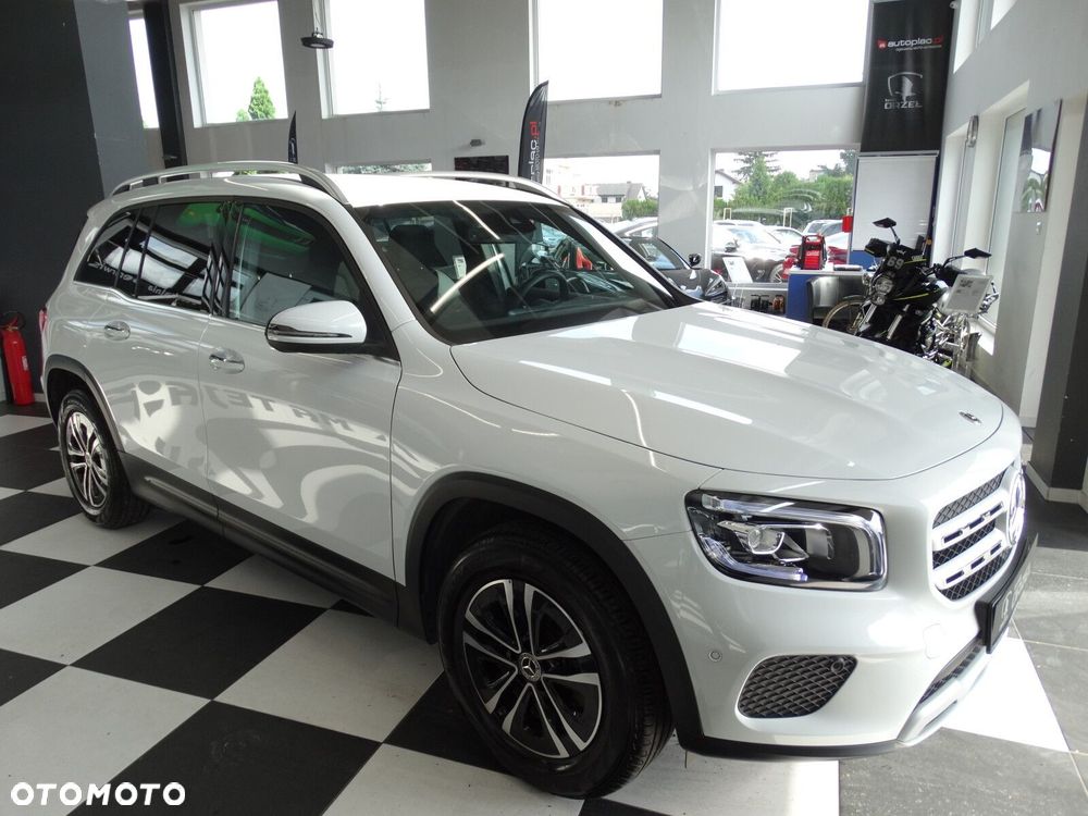 Mercedes-Benz GLB - 12