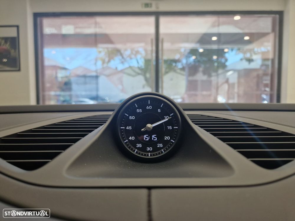 Porsche Macan Electric 4 - 22
