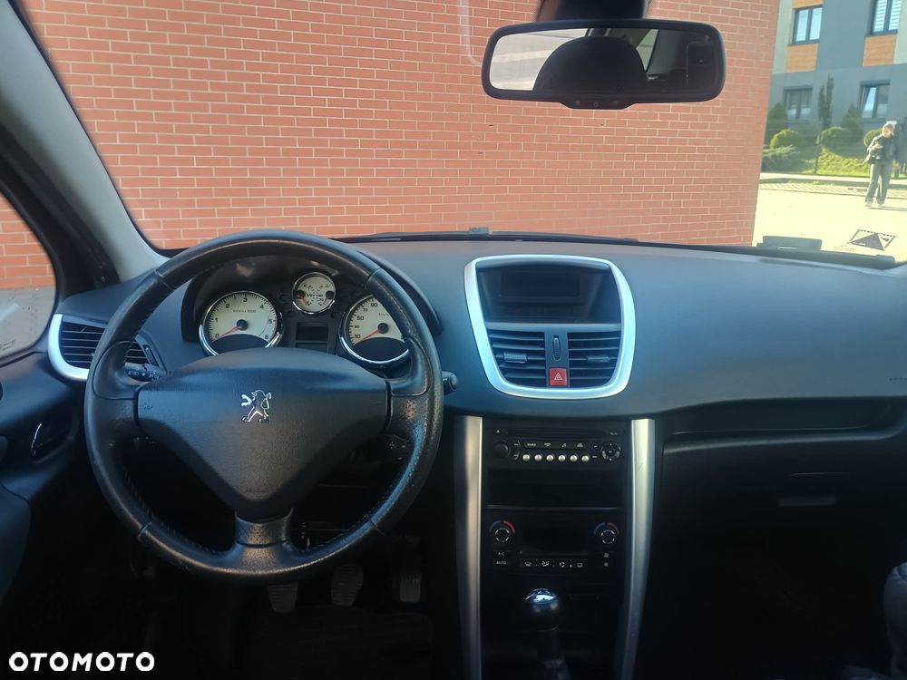 Peugeot 207 - 11
