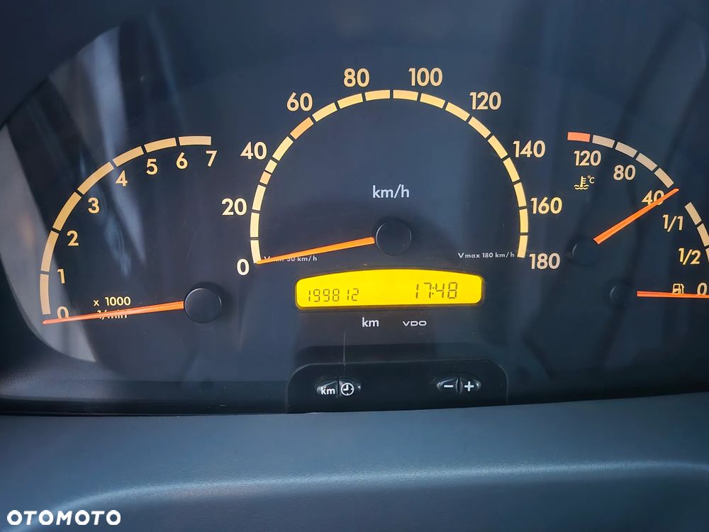 Mercedes-Benz Sprinter - 17