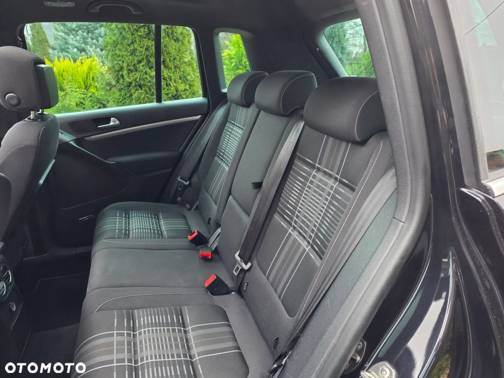 Volkswagen Tiguan 2.0 TDI DPF 4Motion BlueMotion Technology DSG Lounge Sport & Style - 18