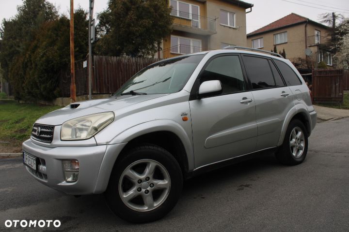 Toyota RAV4 D-4D 4x4 - 13