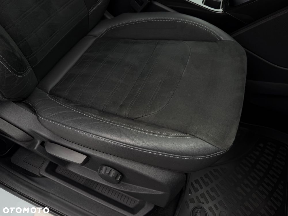 Ford Kuga 2.0 TDCi 4x4 ST-Line - 26