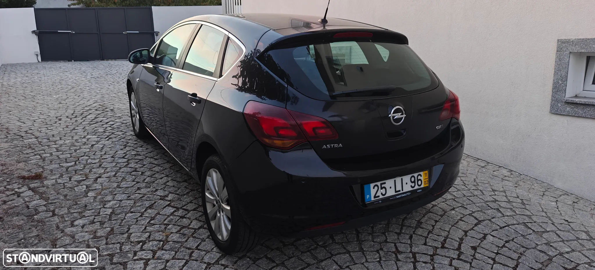 Opel Astra 1.7 CDTi Cosmo - 3