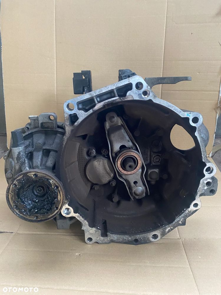 VW POLO 6R V 1.6 tdi Skrzynia biegów manual KFK - 6
