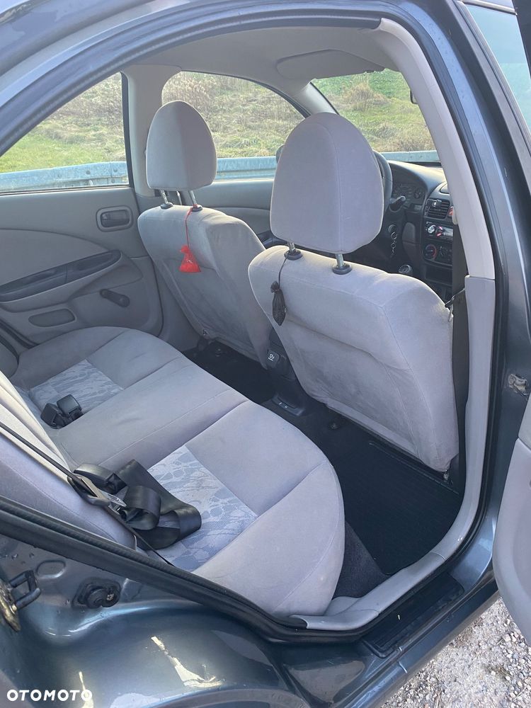 Nissan Almera 1.8 Comfort - 14