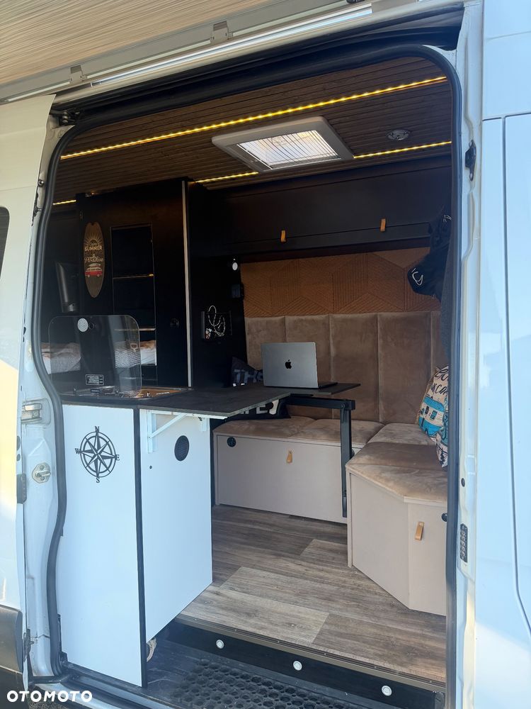 Mercedes-Benz Sprinter - 11