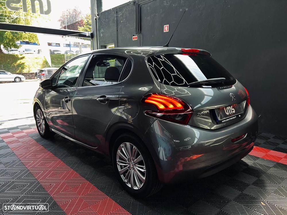 Peugeot 208 1.2 PureTech Style - 11