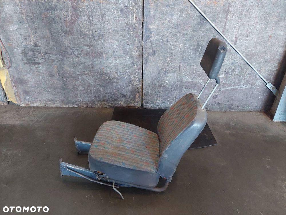FOTEL PRAWY PRZÓD MERCEDES-BENZ T1 KACZKA - 4