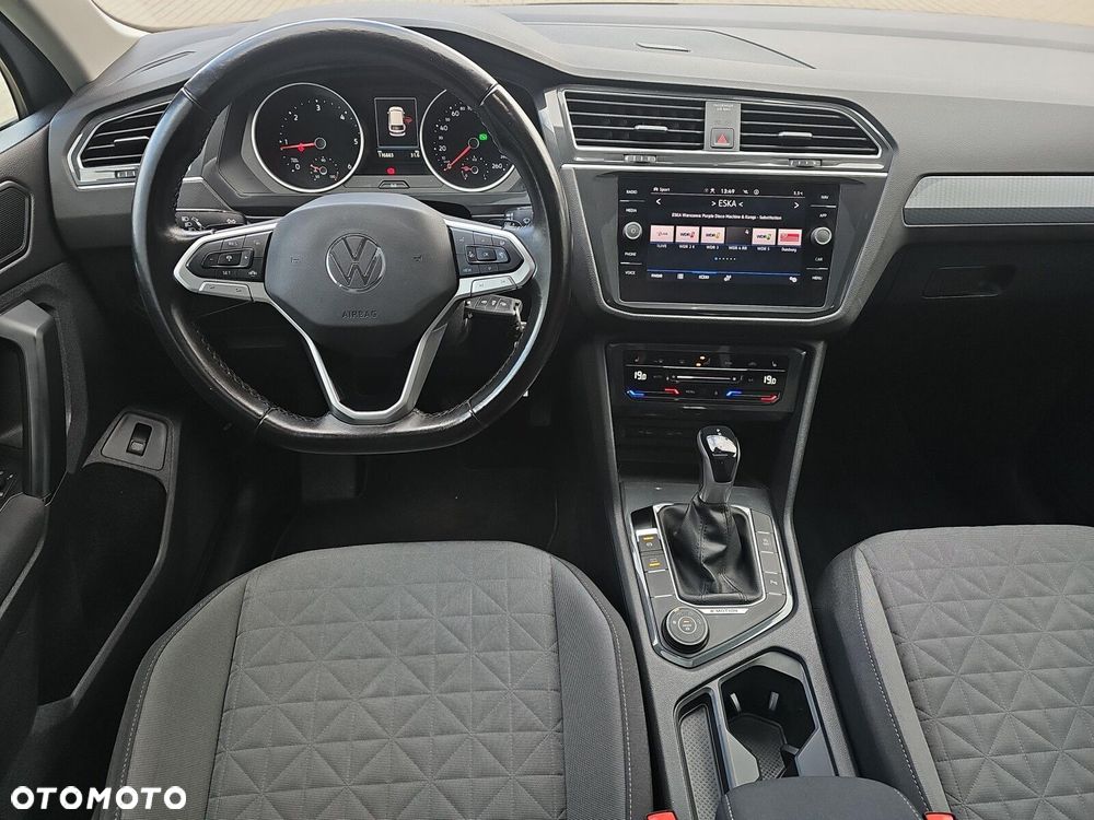Volkswagen Tiguan - 11