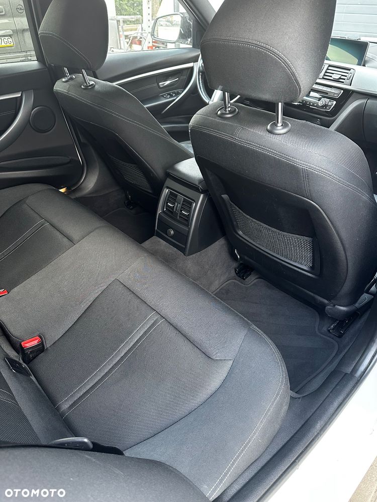 BMW Seria 3 320d M Sport Shadow - 17