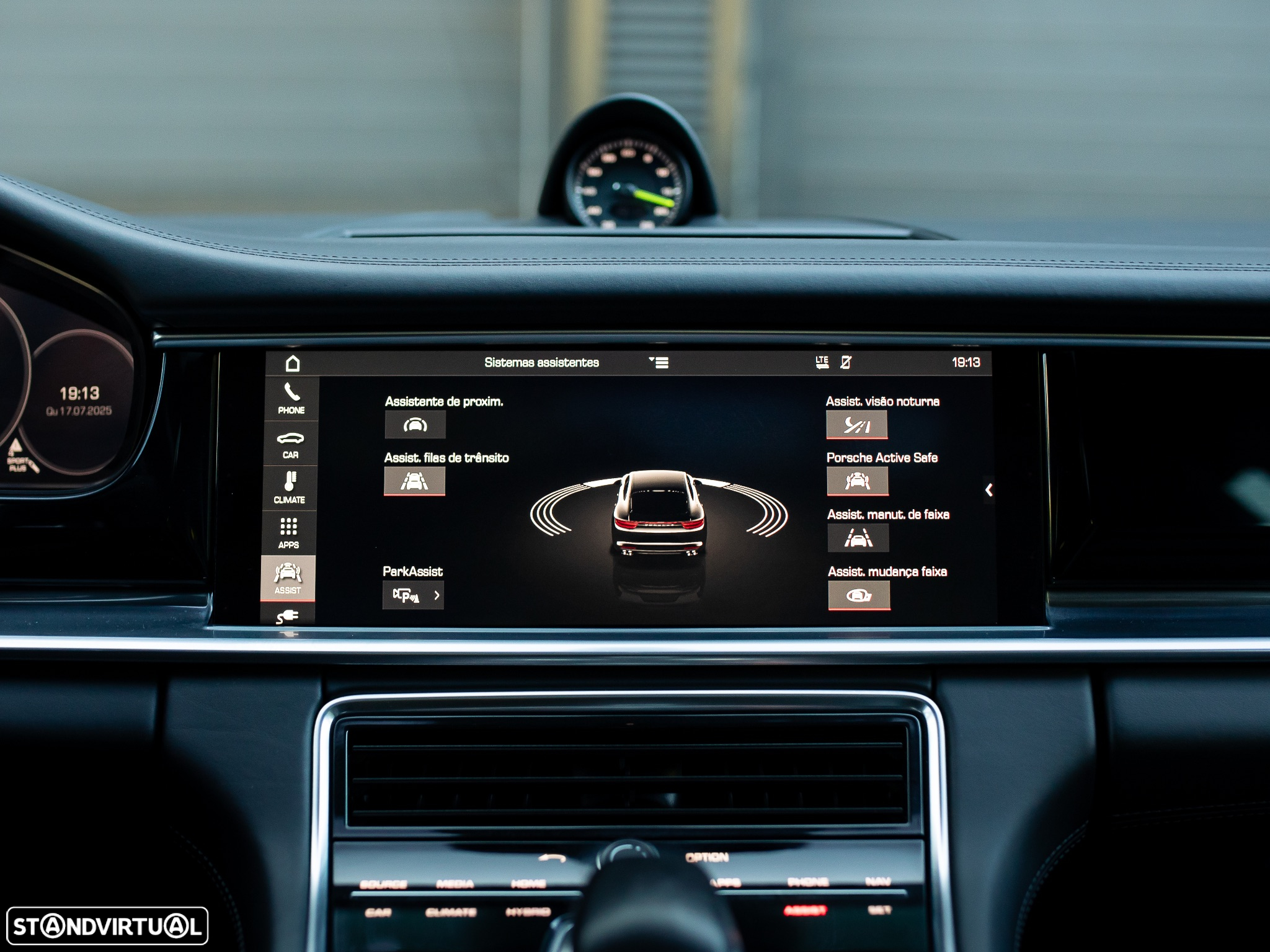 Porsche Panamera 4 E-Hybrid - 46