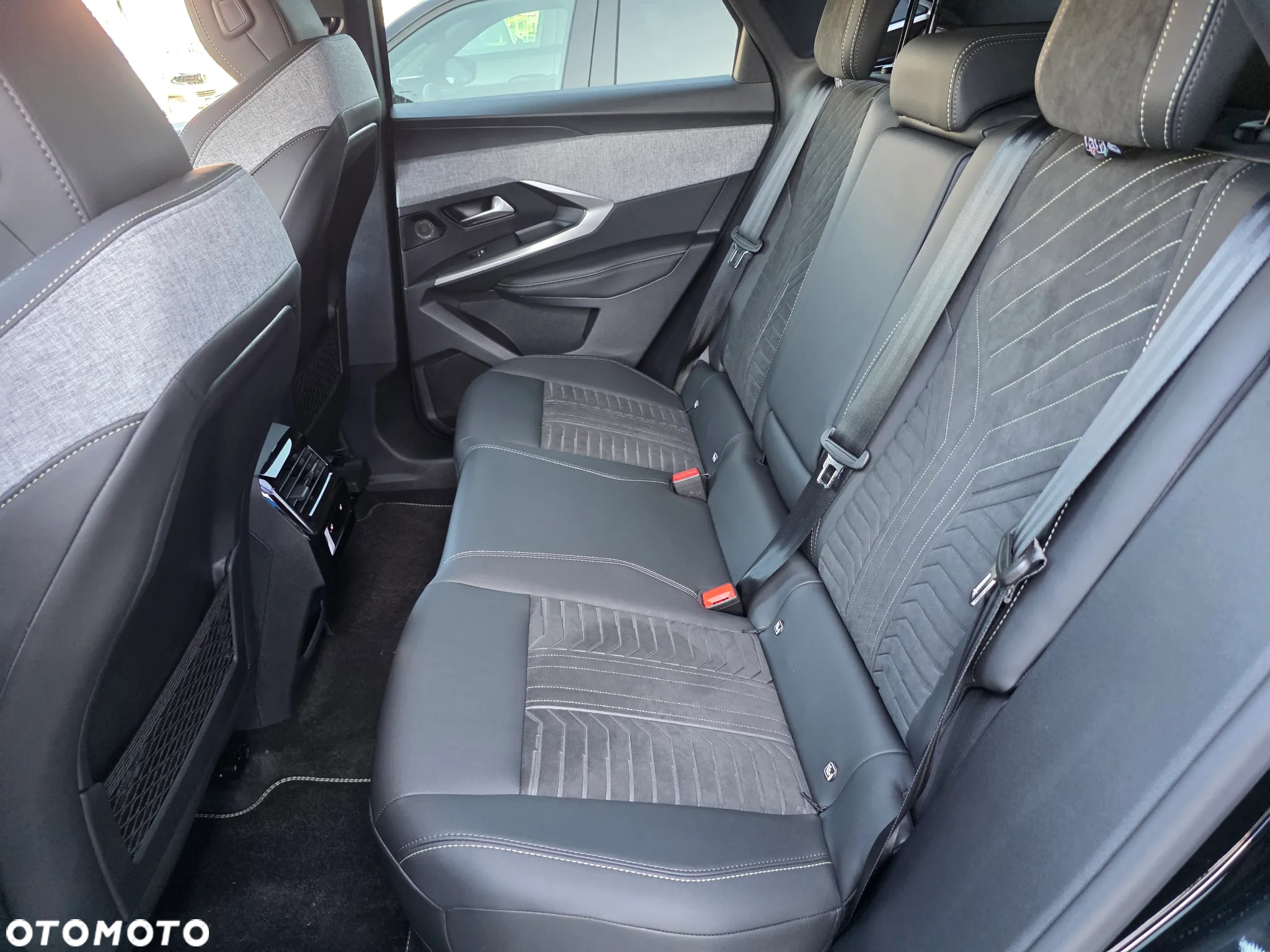 Peugeot 3008 1.2 PureTech mHEV GT e-DCS6 - 10