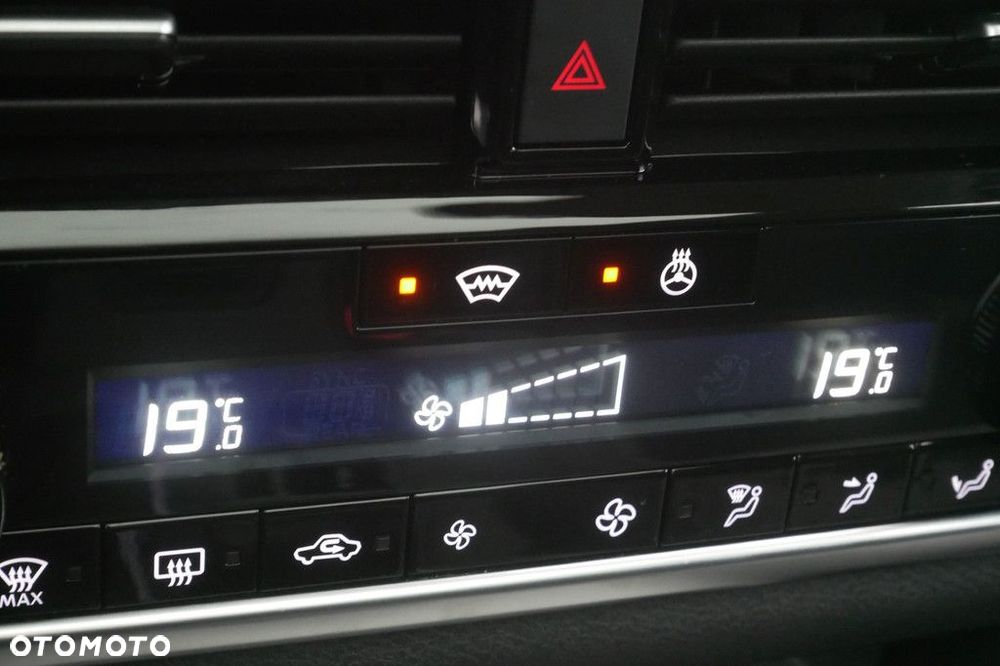 Nissan Qashqai 1.3 DIG-T MHEV N-Connecta Xtronic - 25