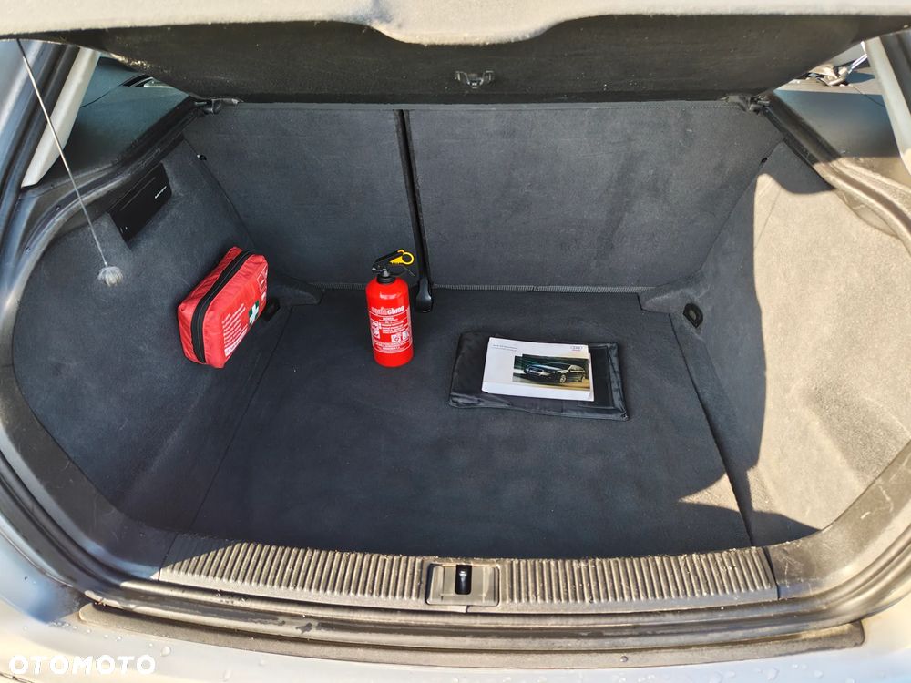 Audi A3 Sportback 1.6 Ambiente - 9